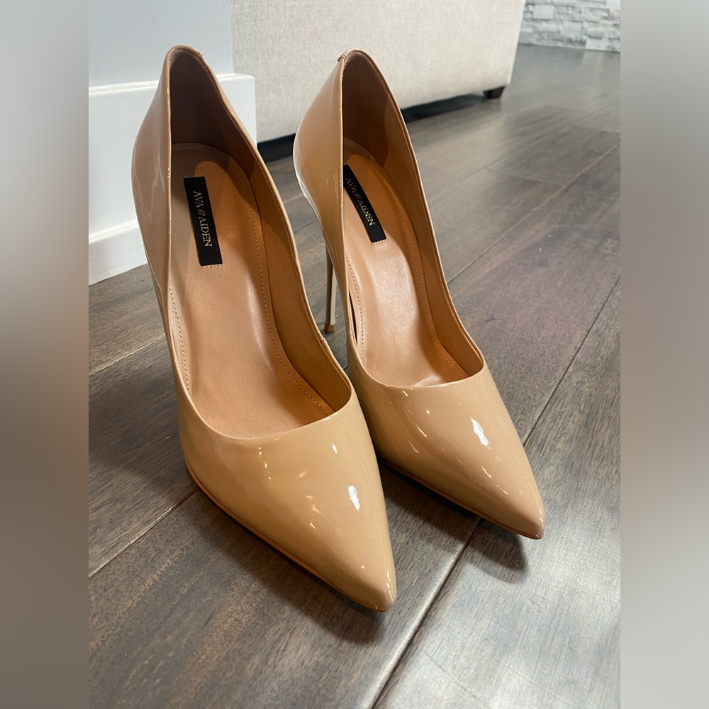 Brand new beige high heels. Ava&Aiden. Never warn.